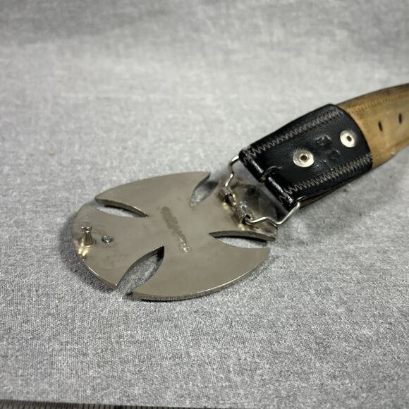 Silver Cutout Open Cross Belt Buckle & Leather Belt Vintage Shows Some Ware - Picture 7 of 8